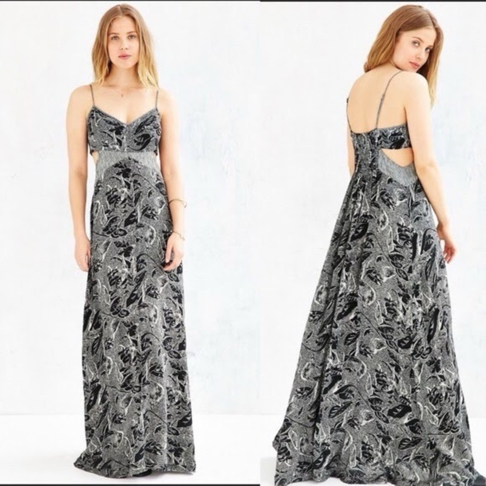 Urban Outfitters Ecote Cutout Maxi Dress Size‎ Medium Floral Neutral Tropical